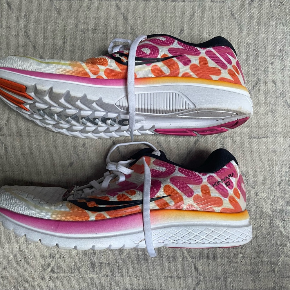 Dunkin’ Donuts x Saucony Kinvara Shoes - 8 - Picture 3 of 8